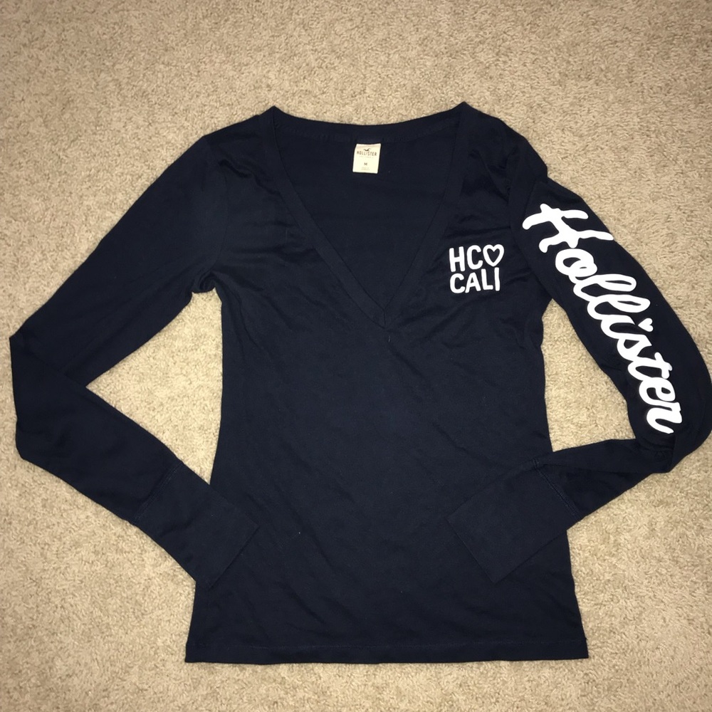 • Hollister navy long sleeve blouse 💙🖤 •